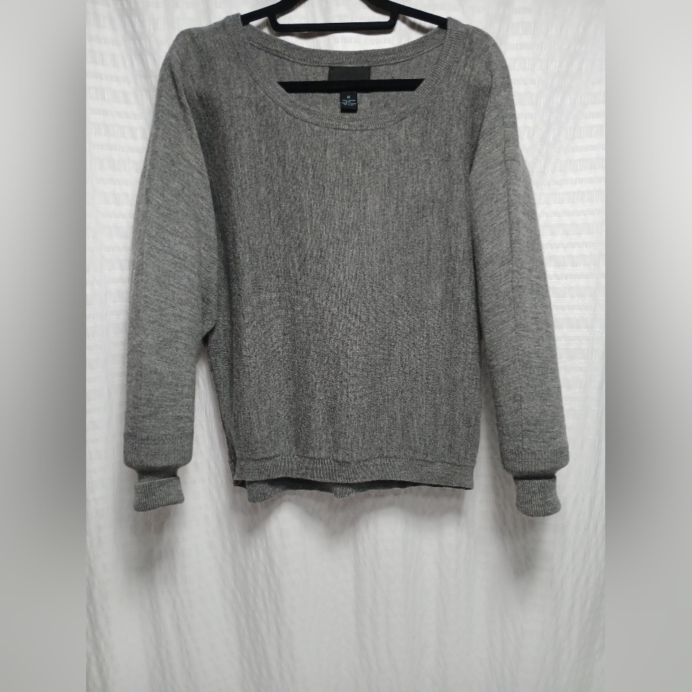 Cynthia Rowley 100% Merino Wool Scoop Neck Dolman Sleeve  Sweater. Ladies Size M
